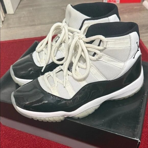 Jordan 11 size 8.5 Concords. - Picture 1 of 7